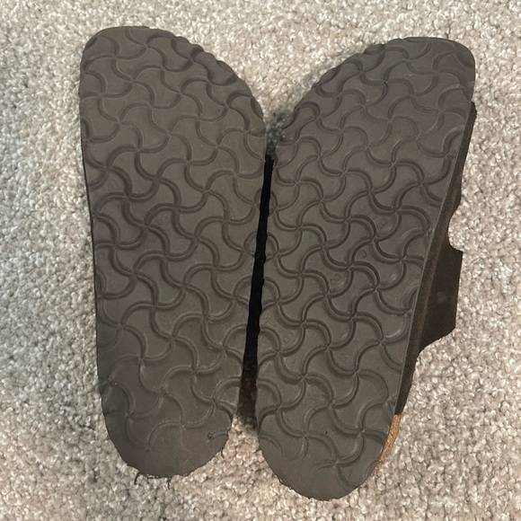 Sandals - Picture 2 of 4